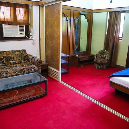 Hotel Happy Home ムンバイ エクステリア 写真