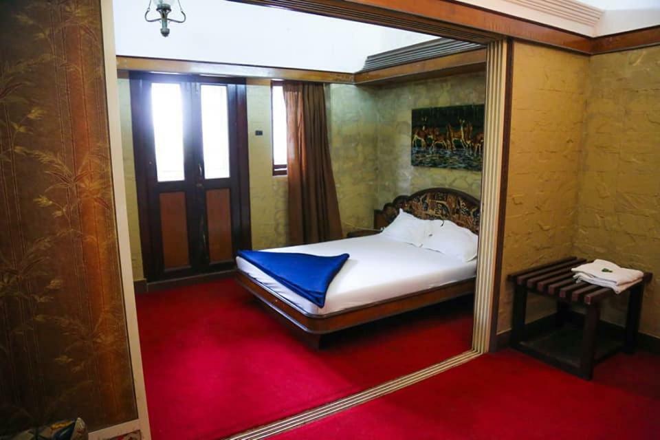 Hotel Happy Home ムンバイ エクステリア 写真