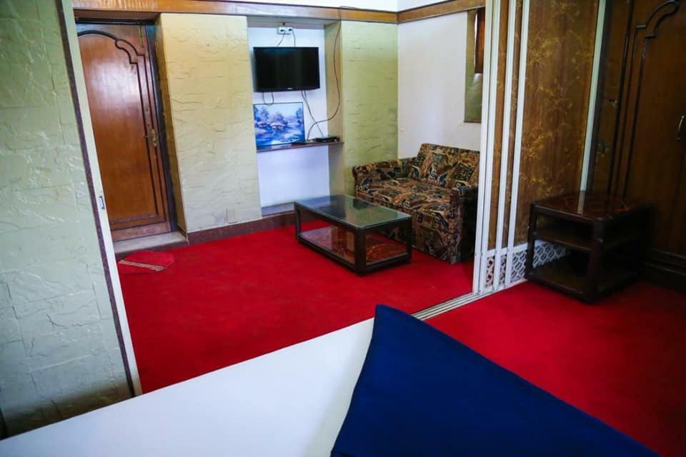 Hotel Happy Home ムンバイ エクステリア 写真